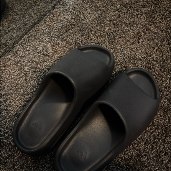 Yeezy Slide Sandals Onyx Men’s